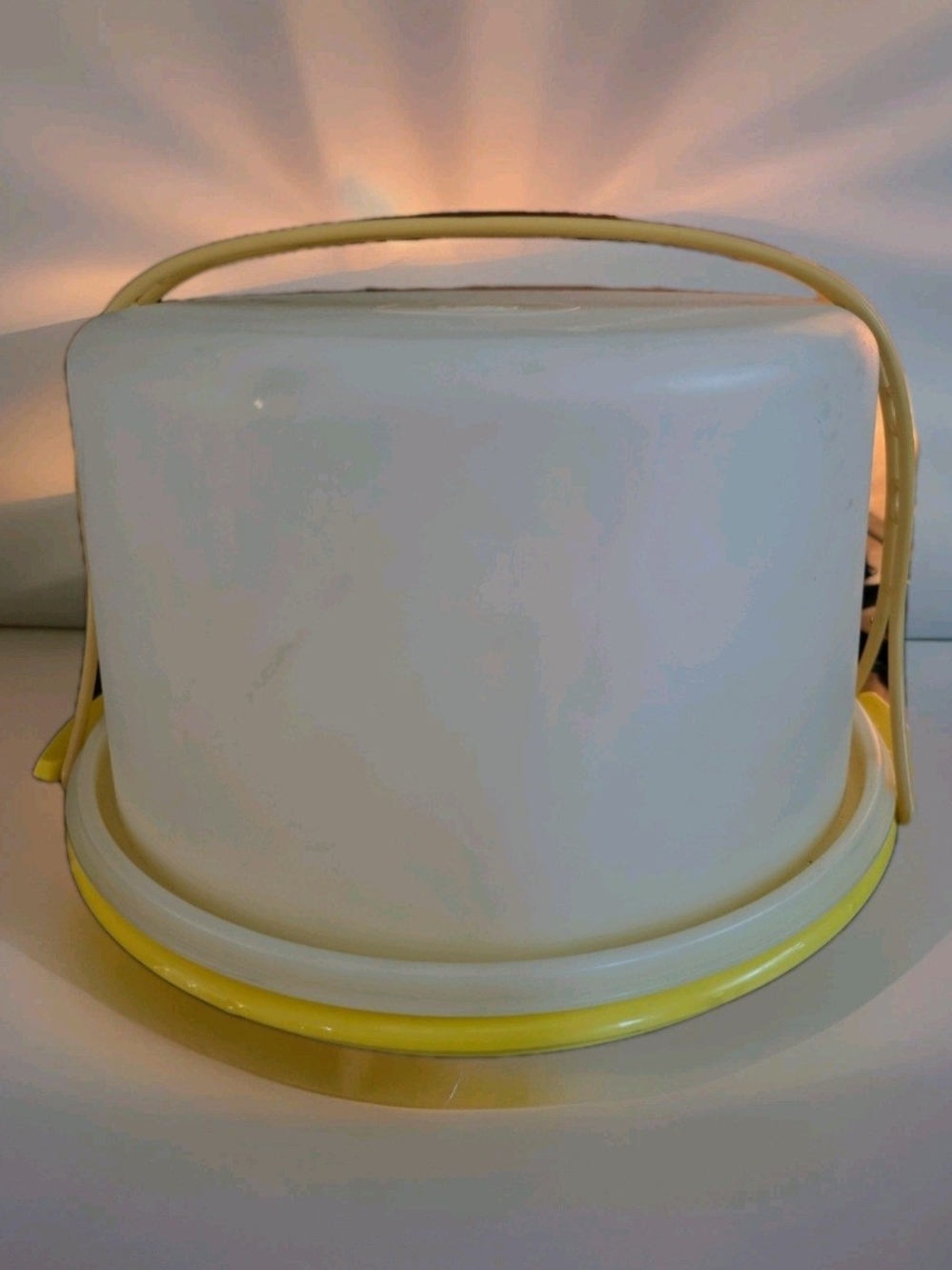 Tupperware Vintage White Cake Carrier with Yellow Trim and Handle